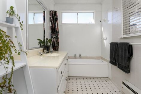 Photo of property in 50 Shepherd Road, Waipahihi, Taupo, 3330