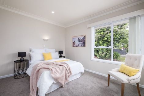 Photo of property in 32 Oakland Avenue, Papatoetoe, Auckland, 2025