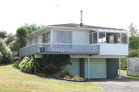 Photo of property in 7 Karo Place, Glendene, Auckland, 0602