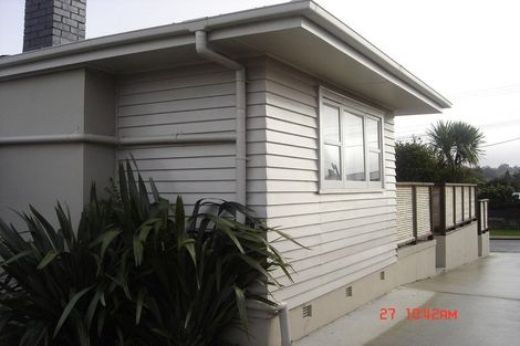 Photo of property in 20 Harrington Road, Henderson, Auckland, 0610