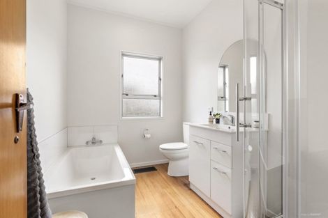 Photo of property in 32 Torridon Road, Miramar, Wellington, 6022