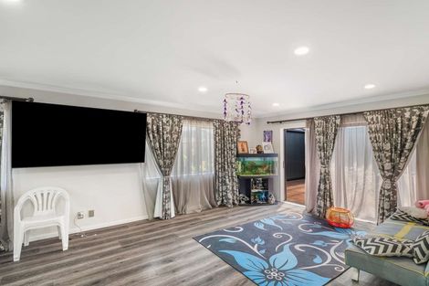 Photo of property in 35 Amaretto Avenue, Flat Bush, Auckland, 2019