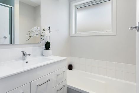 Photo of property in 82 Farquhars Road, Redwood, Christchurch, 8051