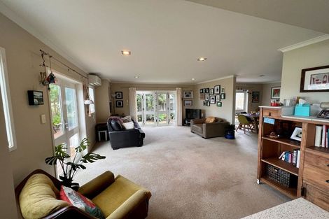 Photo of property in 11 Harwich Court, Gulf Harbour, Whangaparaoa, 0930