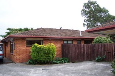 Photo of property in 1/24 Sawtell Place, Northcote, Christchurch, 8052
