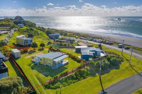 Photo of property in 6 Wainamu Road, Raglan, 3297
