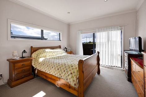 Photo of property in 630 South Road, Omata, New Plymouth, 4374