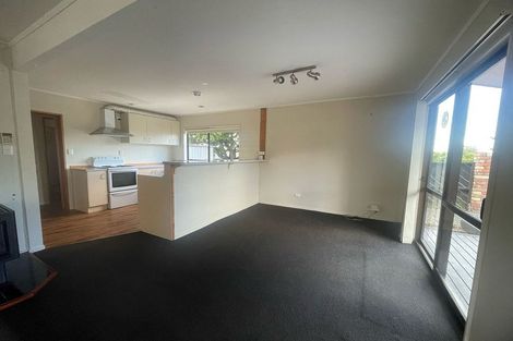 Photo of property in 1/106 Waimumu Road, Massey, Auckland, 0614