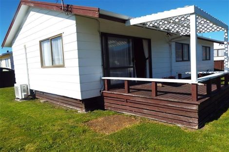 Photo of property in 17 Ngahu Street, Fairy Springs, Rotorua, 3015