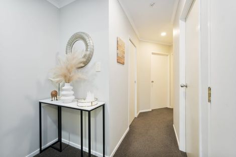 Photo of property in 11/17 Harbour View Road, Te Atatu Peninsula, Auckland, 0610