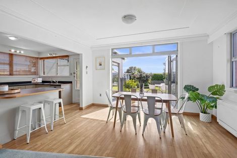Photo of property in 14 Barrett Street, Westown, New Plymouth, 4310