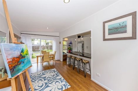 Photo of property in 2/31 Oteha Valley Road, Northcross, Auckland, 0632
