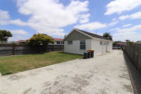 Photo of property in 5 Davidson Crescent, Hornby, Christchurch, 8042