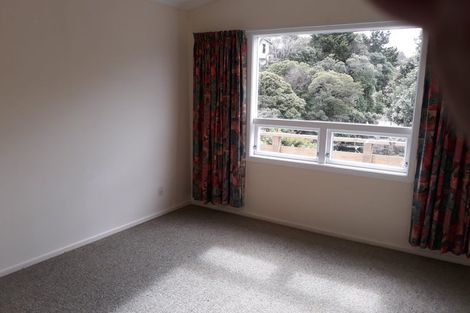 Photo of property in 2 Goddard Grove, Churton Park, Wellington, 6037