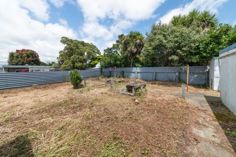 Photo of property in 52 Halswell Crescent, Westbrook, Palmerston North, 4412