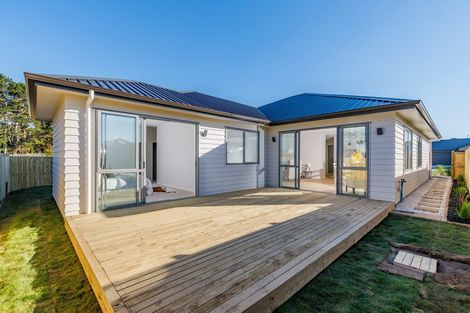Photo of property in 8 Moemoea Avenue, Kumeu, 0810