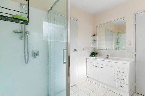 Photo of property in 20 Arosa Place, Forrest Hill, Auckland, 0620