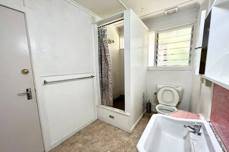 Photo of property in 114 Arran Road, Browns Bay, Auckland, 0630