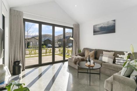 Photo of property in 11 Bale Road, Jacks Point, 9371