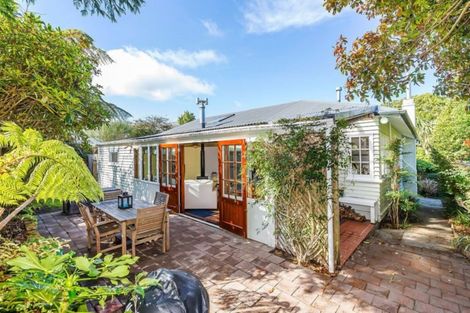 Photo of property in 38 Cashmere Avenue, Khandallah, Wellington, 6035