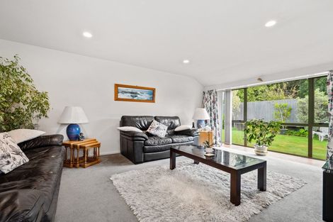 Photo of property in 25 Farquhars Road, Redwood, Christchurch, 8051