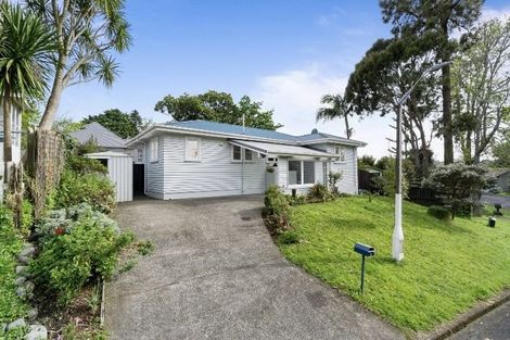 Photo of property in 2 Serwayne Place, Sunnyvale, Auckland, 0612