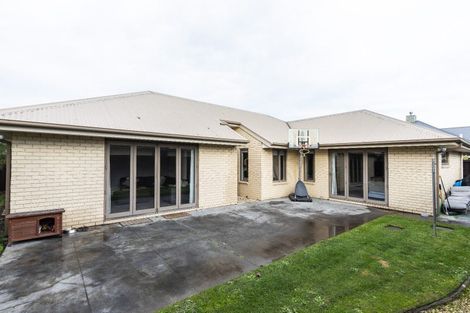 Photo of property in 15 Sovereign Gardens, Halswell, Christchurch, 8025