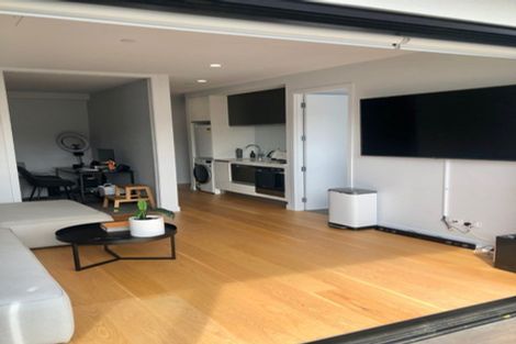 Photo of property in Frank Sargeson Apts, 2/74g Anzac Street, Takapuna, Auckland, 0622