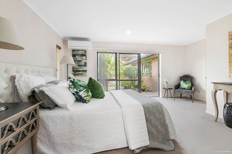 Photo of property in 35 Newbliss Crescent, East Tamaki Heights, Auckland, 2016