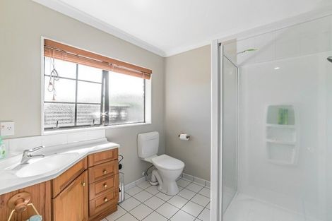 Photo of property in 42 Awatea Avenue, Paraparaumu, 5032