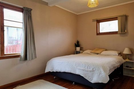 Photo of property in 292 Huatoki Street, Upper Vogeltown, New Plymouth, 4310