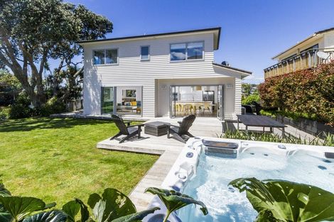 Photo of property in 30a Masterton Road, Rothesay Bay, Auckland, 0630