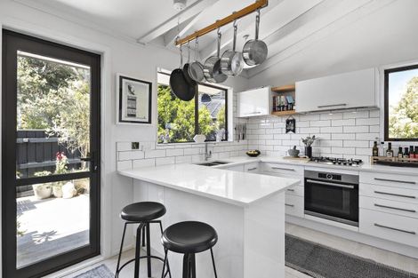 Photo of property in 14a Indira Place, Khandallah, Wellington, 6035