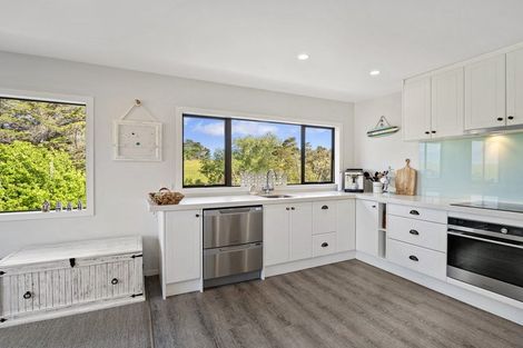 Photo of property in 16 Okura River Road, Okura, Albany, 0792