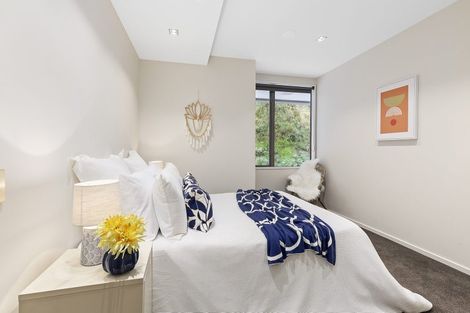 Photo of property in Patent 326 Apartments, 207s/326 Evans Bay Parade, Hataitai, Wellington, 6021