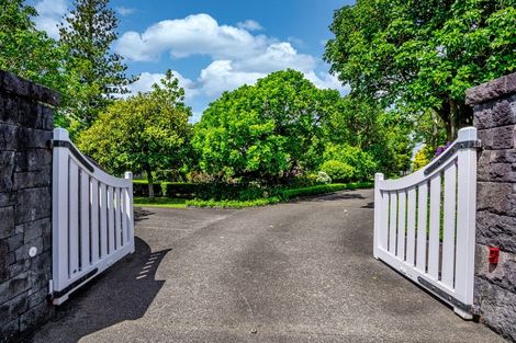 Photo of property in 33 Seymour Road, Mellons Bay, Auckland, 2014