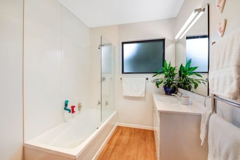 Photo of property in 23 Jelas Road, Red Beach, 0932