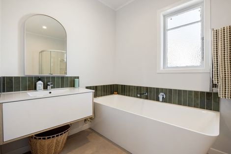 Photo of property in 18 Olwyn Terrace, Dinsdale, Hamilton, 3204