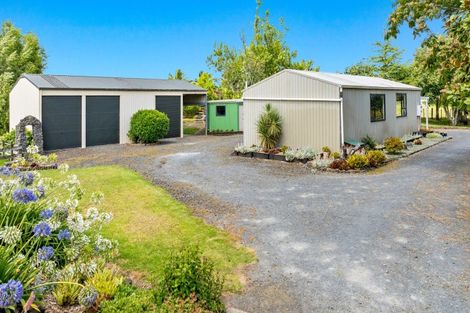 Photo of property in 1224 State Highway 16, Waimauku, 0883