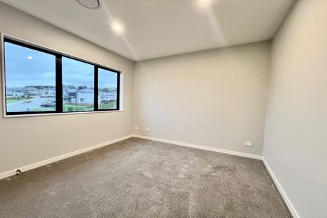 Photo of property in 16 Kiokio Place, Swanson, 0614