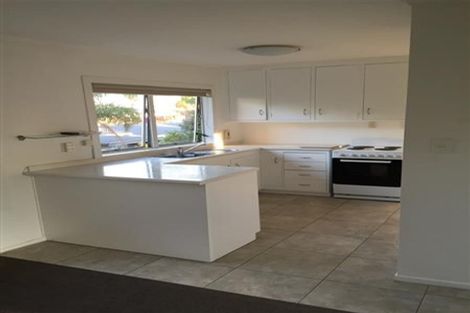 Photo of property in 2/50a Taharoto Road, Takapuna, Auckland, 0622