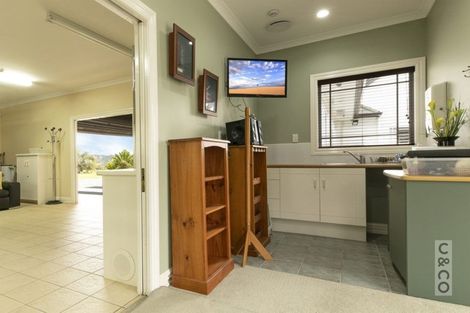 Photo of property in 296 Old North Road, Kumeu, 0892