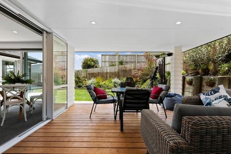 Photo of property in 22 Ballintoy Park Drive, Welcome Bay, Tauranga, 3175