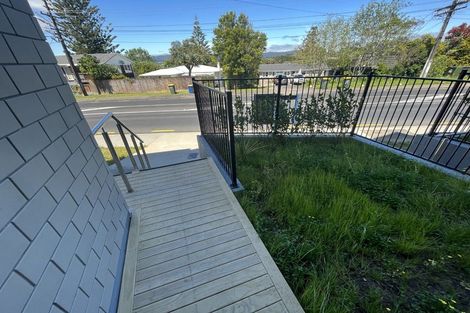 Photo of property in 2/241 Don Buck Road, Massey, Auckland, 0614