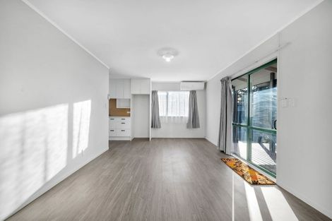 Photo of property in 38 Pinedale Place, Henderson, Auckland, 0610