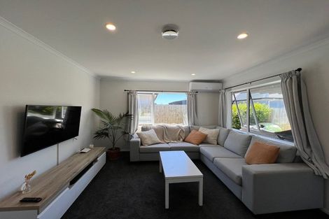 Photo of property in 33 Katipo Road, Takanini, 2112