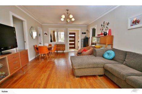 Photo of property in 77 Elliston Crescent, Stanmore Bay, Whangaparaoa, 0932