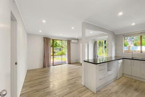 Photo of property in 10 Pohutukawa Place, Ellerslie, Auckland, 1051