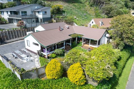 Photo of property in 2 Bosun Terrace, Whitby, Porirua, 5024