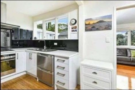 Photo of property in 3b Dallinghoe Crescent, Milford, Auckland, 0620